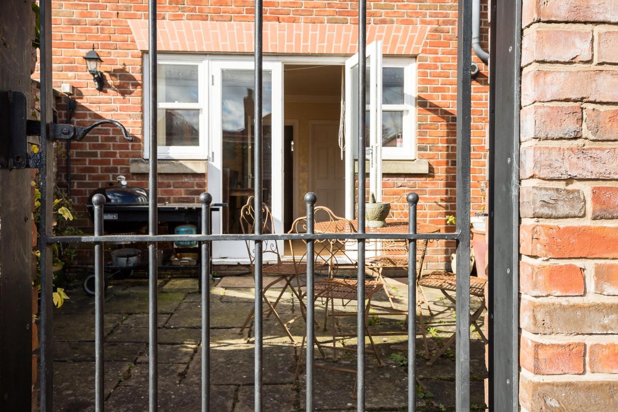 Spacious, 3 Bed House For 6 In Central Chester Hotel Buitenkant foto