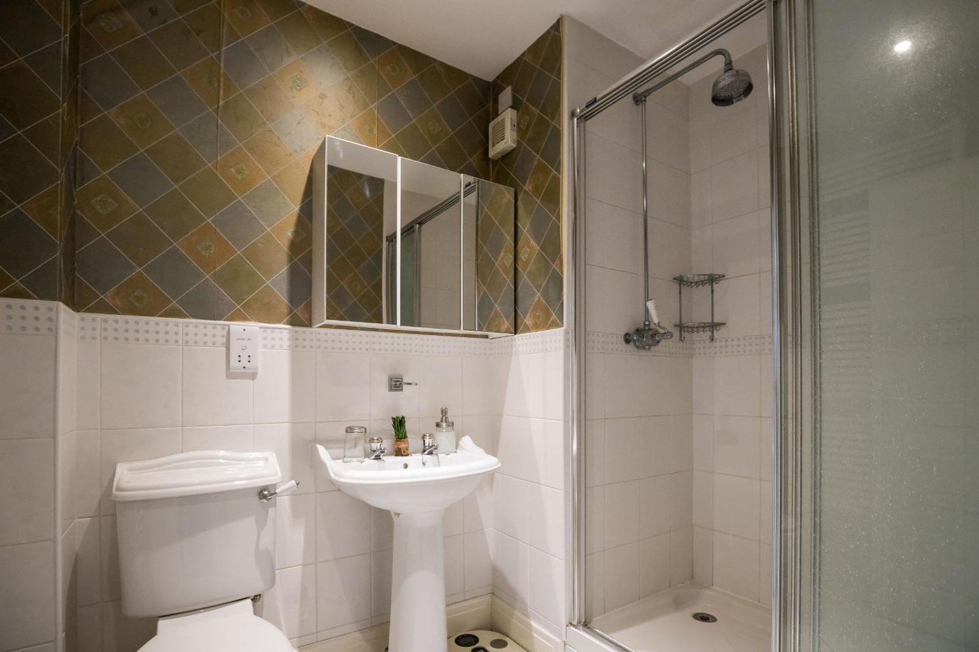 Spacious, 3 Bed House For 6 In Central Chester Hotel Buitenkant foto