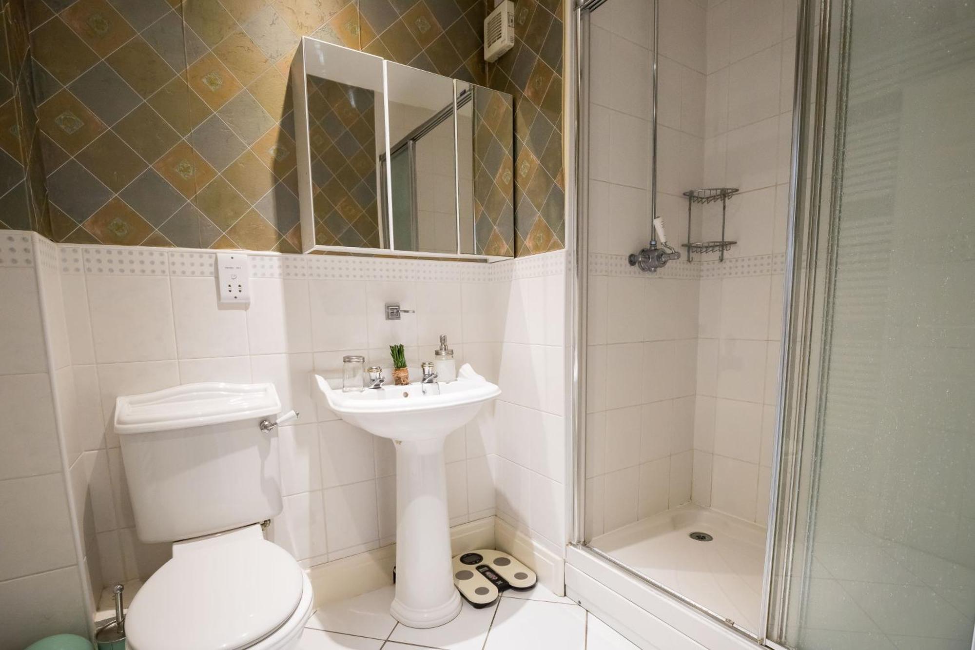 Spacious, 3 Bed House For 6 In Central Chester Hotel Buitenkant foto